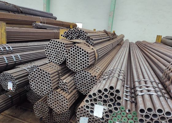 Sản xuất ống không may đặc biệt trong nhà máy