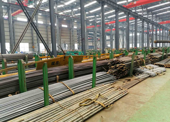 Ống nồi hơi liền mạch DIN17175 ST35.8 38 X 3.2 X 2000MM với bề mặt phủ đen vát
