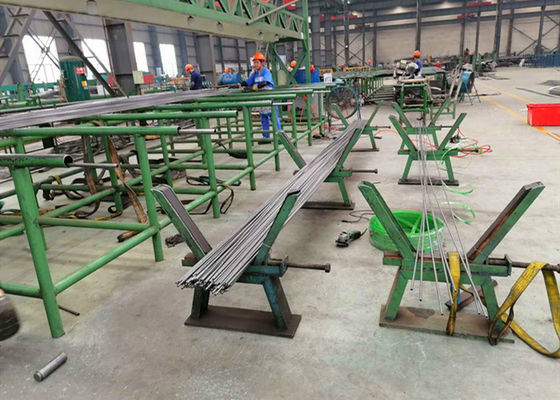 Tranh đen hợp kim thép ống liền mạch Astm A335 P11 P22 P5 P9 Ba 4 "Sch120 * 11.6m