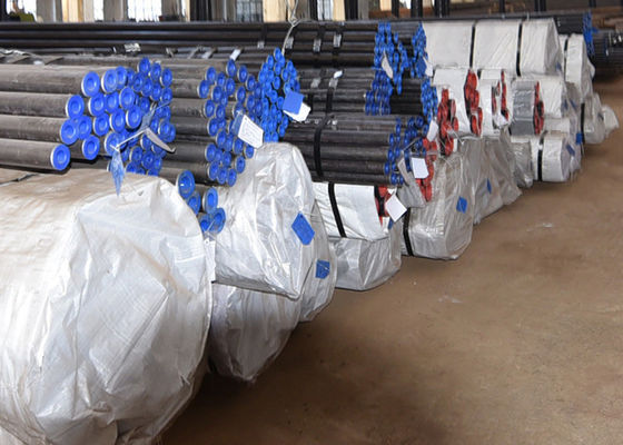Ống thép hợp kim liền mạch ống DIN 1629 St52.4 St52 DIN 17175 15Mo3 13CrMo44 Bề mặt dầu trơn